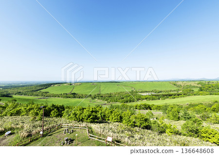 從北海道中標津的海洋台展望台看到的初夏北海道風景 從北海道中標津的海洋台展望台看到的初夏北海道風景 136648608