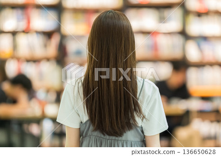 大學生，圖書館，女性 136650628