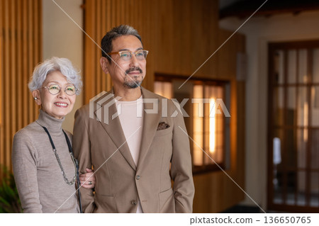 老年夫婦旅行。照片由伊藤綠葉提供。 老年夫婦旅行。照片由伊藤綠葉提供。 136650765