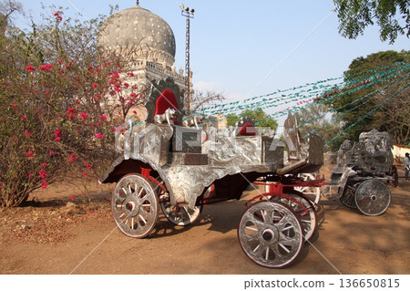 Tourist Horse Coach Carriage India Tourist Horse Coach Carriage India 136650815
