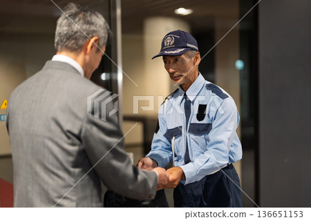 Security guard, baggage inspection, guard Security guard, baggage inspection, guard 136651153