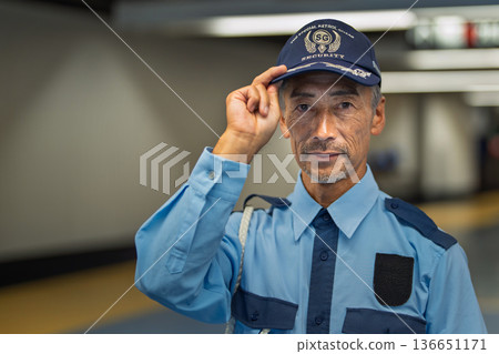 保安高級男性機場 保安高級男性機場 136651171