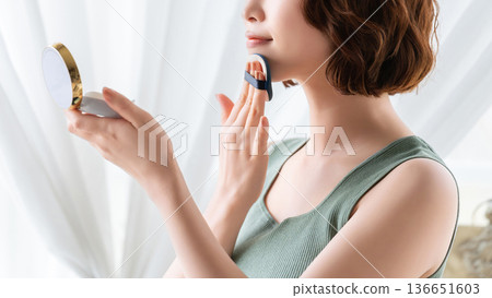女人化妝/美容圖片 女人化妝/美容圖片 136651603