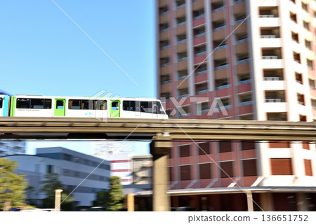 單軌列車橫跨芝浦運河 136651752