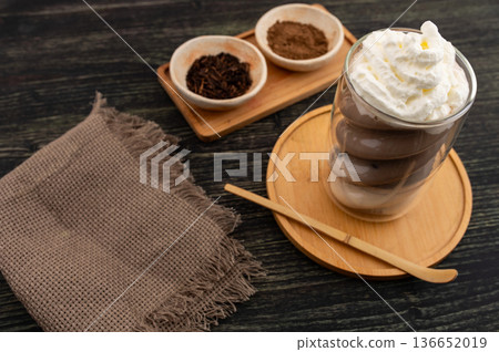 Healthy Japanese Hojicha Latte with Toasty Roasted Aroma 136652019