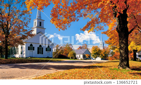 Beautiful autumn foliage scenery in New England, USA Beautiful autumn foliage scenery in New England, USA 136652721