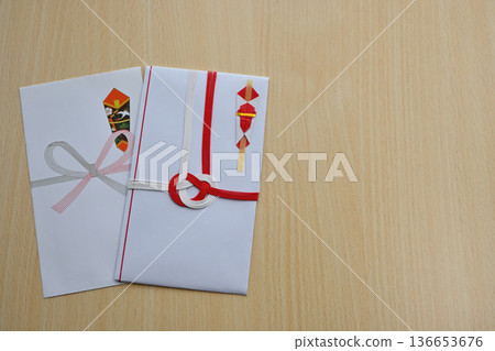 Gift envelopes  136653676