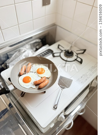 Bake fried eggs Bake fried eggs 136656009