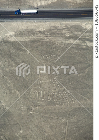 The Pan-American Highway through the desert and mountains 136656045