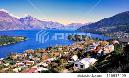 皇后鎮和瓦卡蒂普湖的壯麗景色 136657409