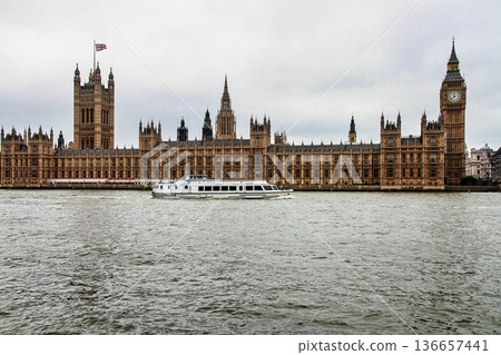 Big Ben with Houses of Parliament and Westminster bridge in London, England, United Kingdom Big Ben with Houses of Parliament and Westminster bridge in London, England, United Kingdom 136657441