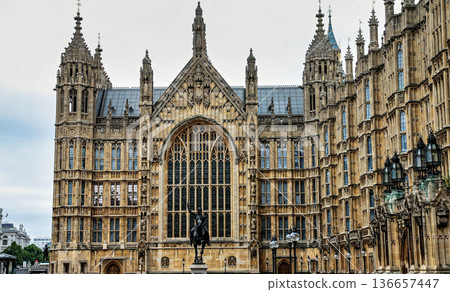 Big Ben with Houses of Parliament and Westminster bridge in London, England, United Kingdom Big Ben with Houses of Parliament and Westminster bridge in London, England, United Kingdom 136657447
