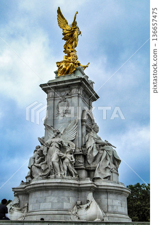 Victoria statue at Buckingham in London, England, United Kingdom Victoria statue at Buckingham in London, England, United Kingdom 136657475