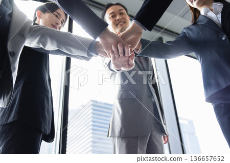 Business image circle Business image circle 136657652