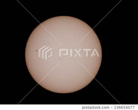 太陽黑子 136658077