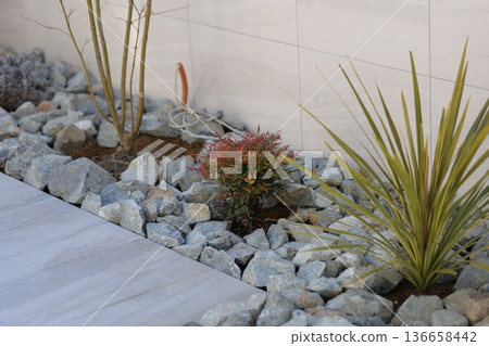 Outer structure 136658442