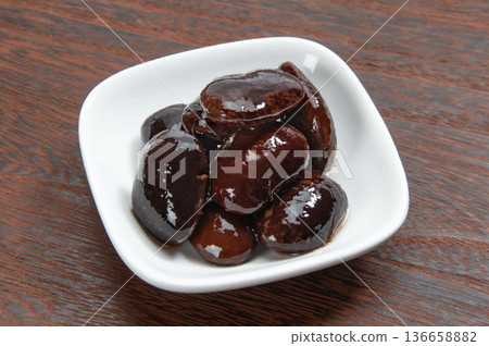 Sweet boiled adzuki beans Sweet boiled adzuki beans 136658882