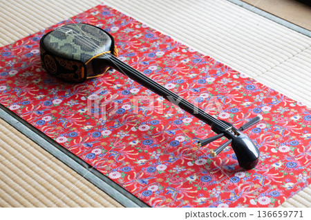 沖繩三線形象 136659771