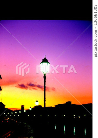 披薩的街燈 披薩的街燈 136661305