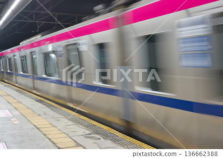 Waiting for departure Keio Line Keio Inada Tsutsumi Station Station Platform Platform Doors Waiting for departure Keio Line Keio Inada Tsutsumi Station Station Platform Platform Doors 136662388