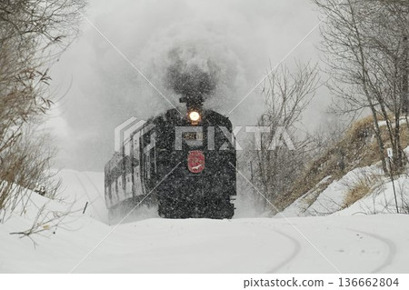 Senmo Main Line, Toji-Kayanuma, Snowfall, Steam locomotive galloping Senmo Main Line, Toji-Kayanuma, Snowfall, Steam locomotive galloping 136662804