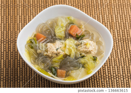 Chicken dumpling vermicelli soup Chicken dumpling vermicelli soup 136663615