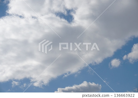多雲天空　 136663922