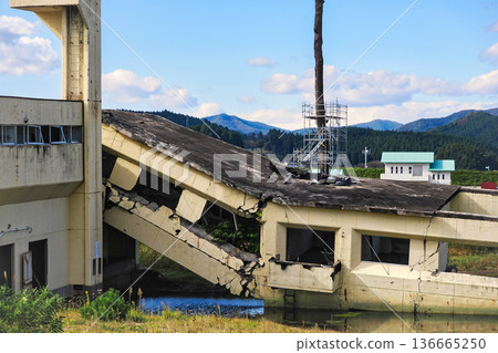 Earthquake Relics: Autumn at Rikuzentakata Youth Hotel, Rikuzentakata City, Iwate Prefecture 136665250