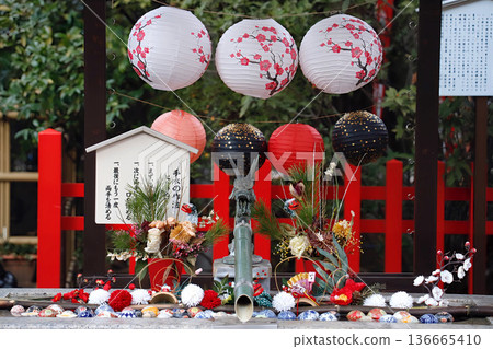 東京新田神社的花水噴泉 136665410