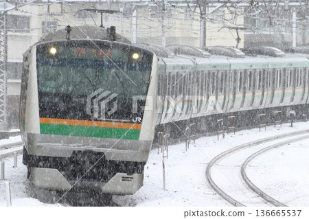 [JU] Ueno-Tokyo Line E233 Series Train (Direct to Utsunomiya Line) in Winter 136665537