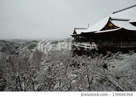 World Cultural Heritage Site, Kyoto Higashiyama, Kiyomizu-dera Temple, snow scene World Cultural Heritage Site, Kyoto Higashiyama, Kiyomizu-dera Temple, snow scene 136666368