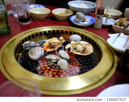 Grilled bivalve shellfish 136667507