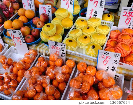 高知市週日市場街市場藍天市場蔬菜和水果 136667634