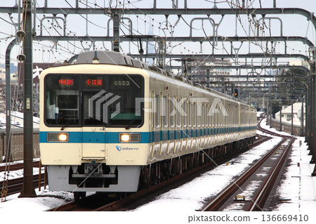 [OH] 冬季小田急線8000系列列車（快速特快：新宿⇔小田原） 136669410