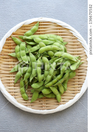 Boiled Edamame 136670582