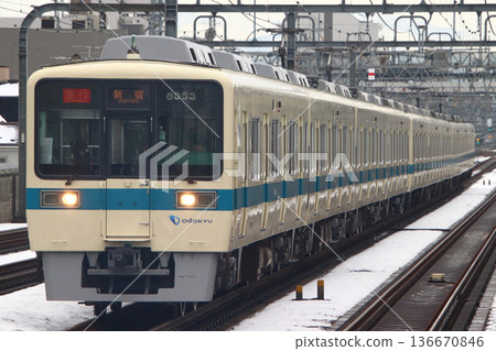 [OH] Winter Odakyu Line 8000 Series Train (Express: Shinjuku⇔Odawara) 136670846