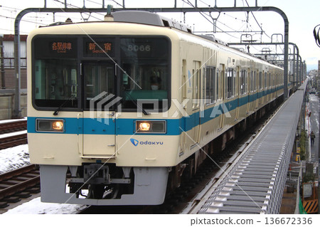 [OH] 小田急線8000系列列車冬季（地方列車：新宿⇔伊勢原） 136672336
