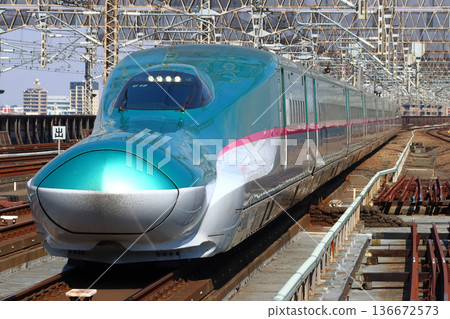 東北新幹線 E5 系列(10 節車廂列車) 東北新幹線 E5 系列(10 節車廂列車) 136672573