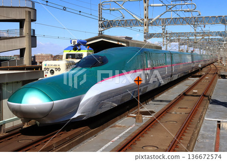 Tohoku Shinkansen E5 series (Akita Shinkansen E6 series combined) 136672574