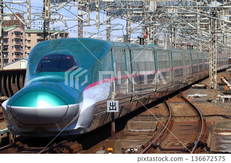 Tohoku Shinkansen E5 series (Akita Shinkansen E6 series combined) 136672575