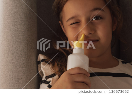 Using a nasal wash bottle for natural cleansing and respiratory moisturizing Using a nasal wash bottle for natural cleansing and respiratory moisturizing 136673662