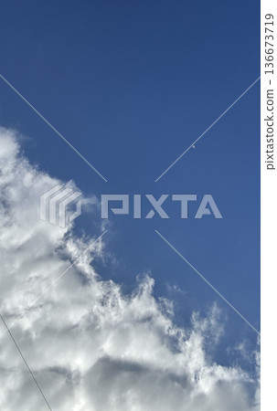 Summer blue sky 136673719