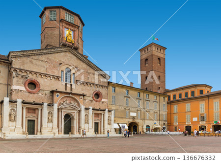 View of Piazza Prampolini or Piazza Grande in Reggio Emilia, Emilia Romagna, Italy 136676332