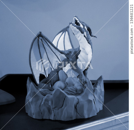 Art form printed on 3D printer from plastic. Art shape made using 3D printing from filament. Additive manufacturing. Layer-by-layer application of material. 3D printing technologies. FDM technology Art form printed on 3D printer from plastic. Art shape made using 3D printing from filament. Additive manufacturing. Layer-by-layer application of material. 3D printing technologies. FDM technology 136681221