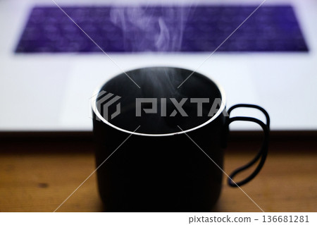 咖啡和電腦 咖啡和電腦 136681281