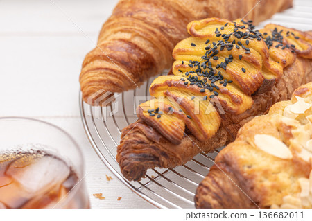 Delicious bread Delicious bread 136682011