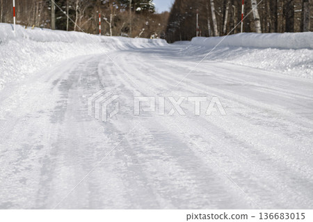 北海道的冬季小徑 136683015