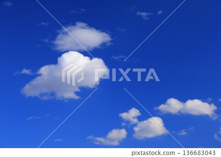 Clouds floating in the blue sky 136683043