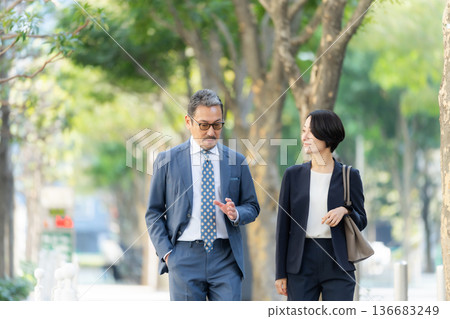 Business men women 136683249