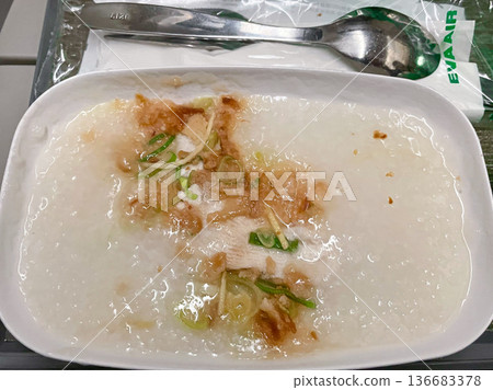 長榮航空巴黎-台北經濟艙機上餐(早餐粥) 長榮航空巴黎-台北經濟艙機上餐(早餐粥) 136683378